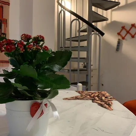 Holiday home Casetta Azzurra In Corte Medioevale *