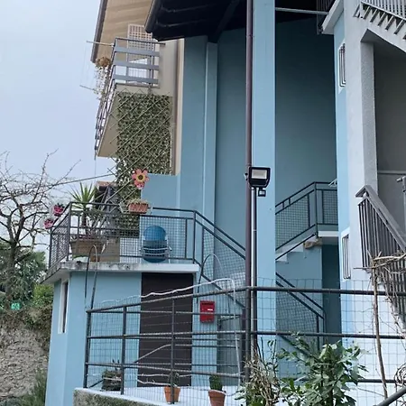 Holiday home Casetta Azzurra In Corte Medioevale